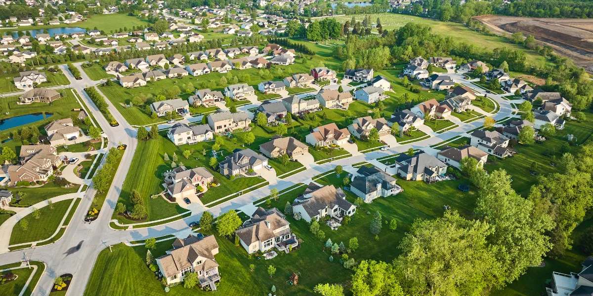 How Professional Commercial Landscaping Improves Property Value in Central Florida